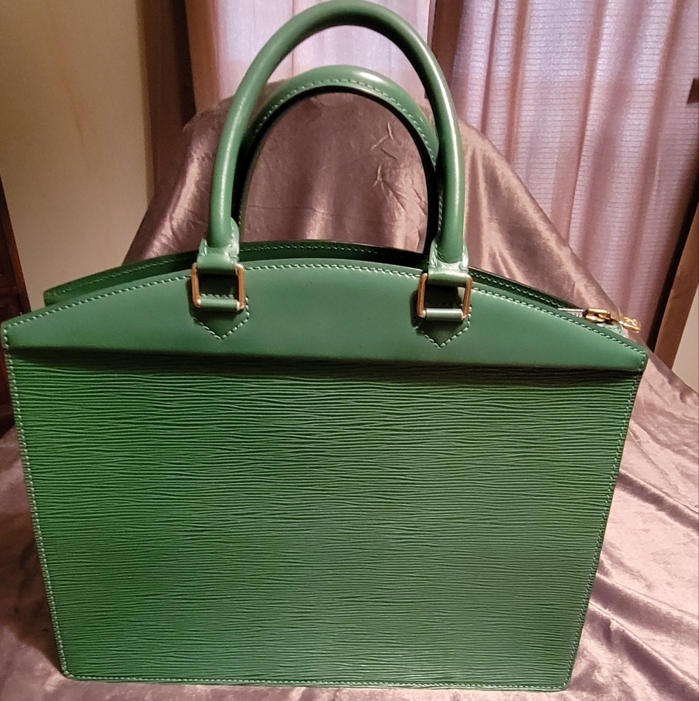 Elegant Green Luxery Louis Vuitton Epi Riviera Hand Bag